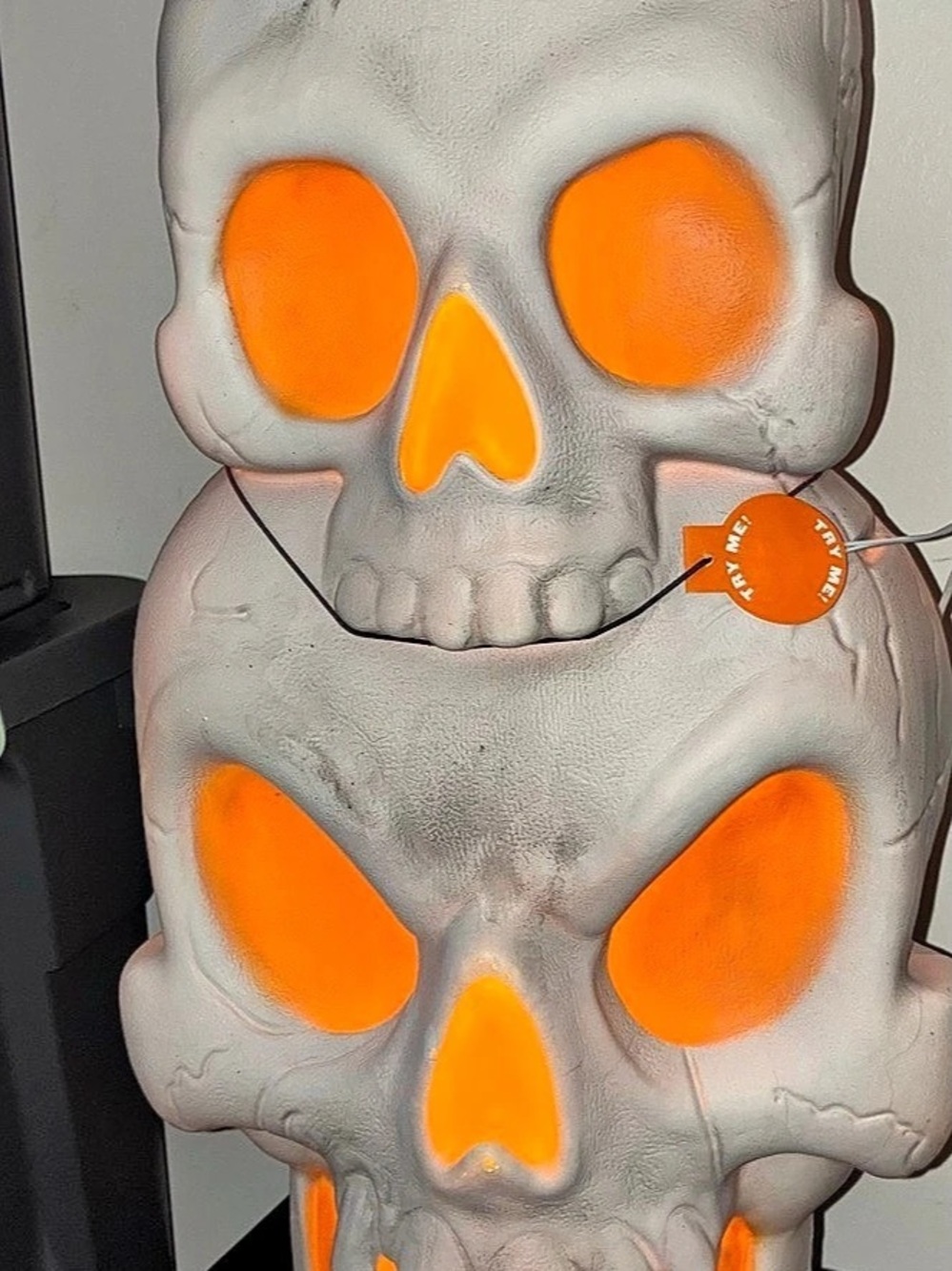Light-Up Stacked Skull Halloween Decor